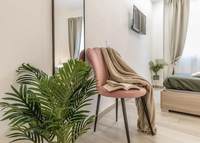 Modern Trastevere Base For Your Adventure